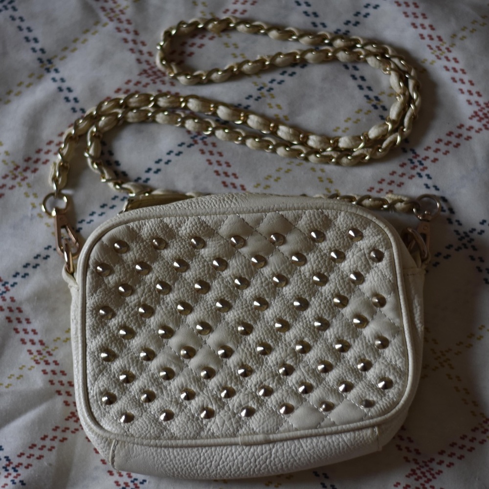 Cream faux leather crossbody bag with chain strap